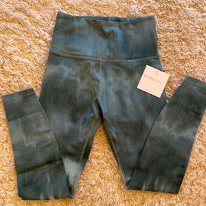Beyond yoga green ombré / tie dye leggings NWT new with tags